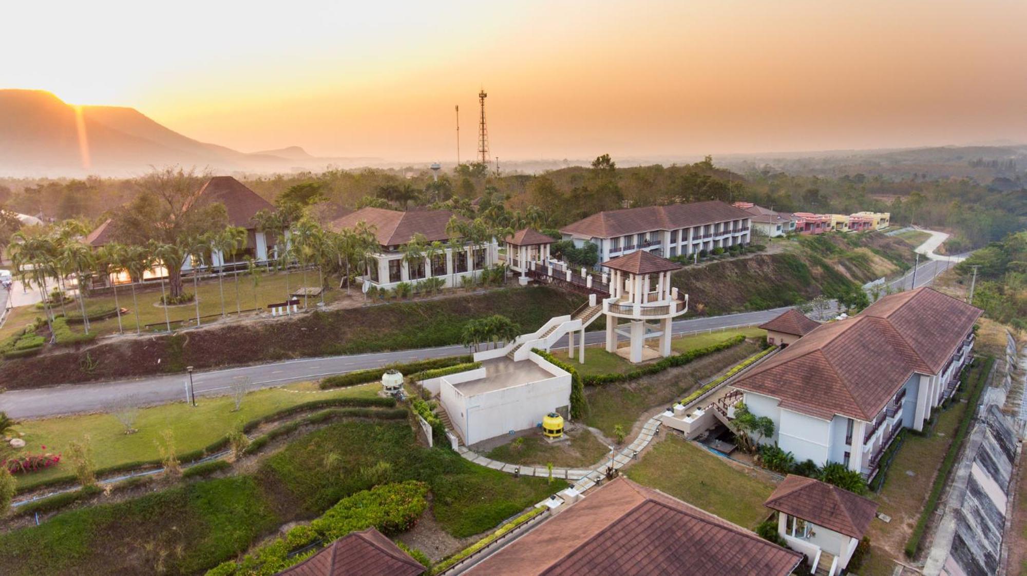 Leaves Valley Resort Nong Ya Plong Extérieur photo