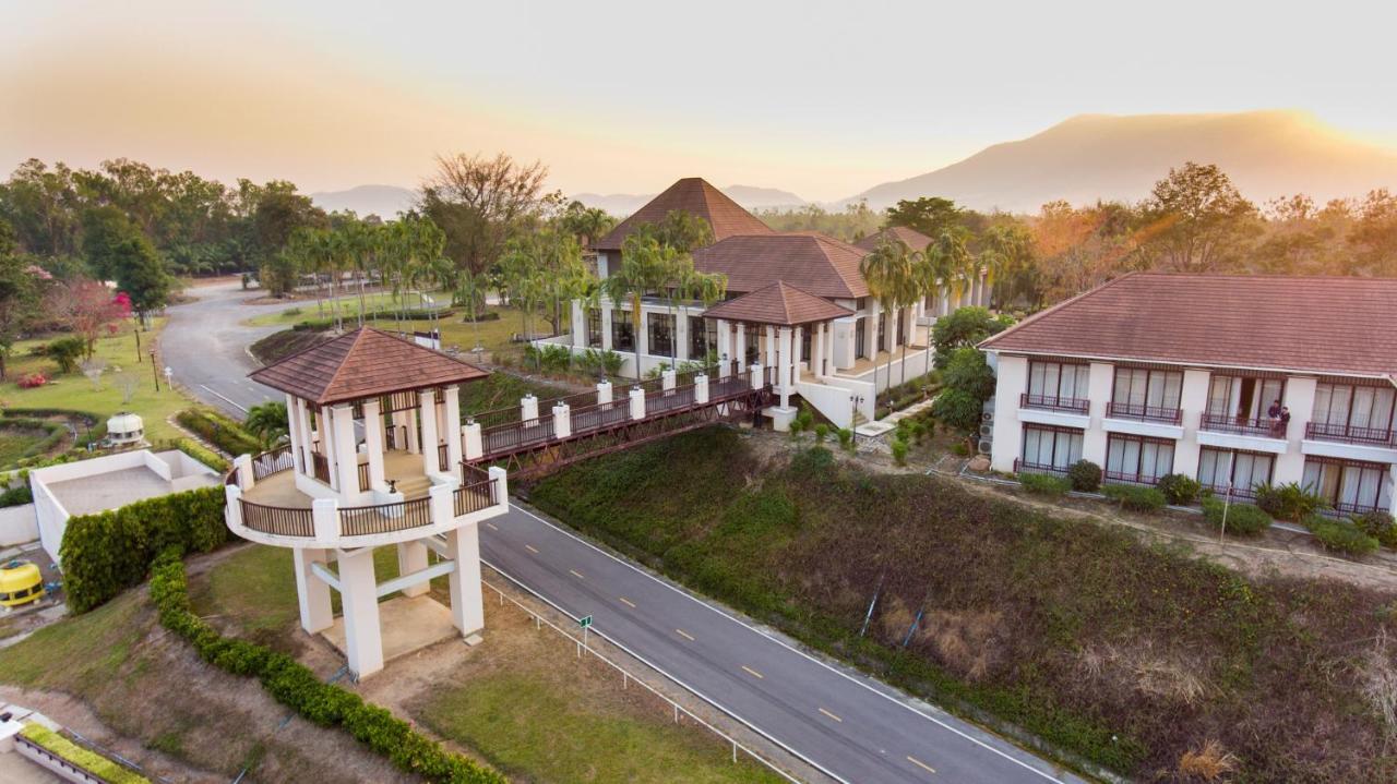 Leaves Valley Resort Nong Ya Plong Extérieur photo